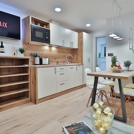 Apartments Seventy Seven ครานสกา โกรา ภายนอก รูปภาพ