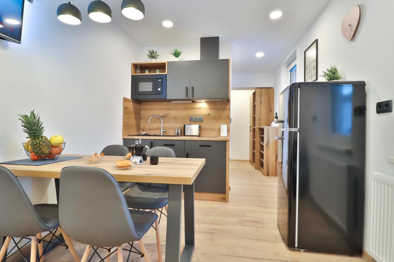 Apartments Seventy Seven ครานสกา โกรา ภายนอก รูปภาพ
