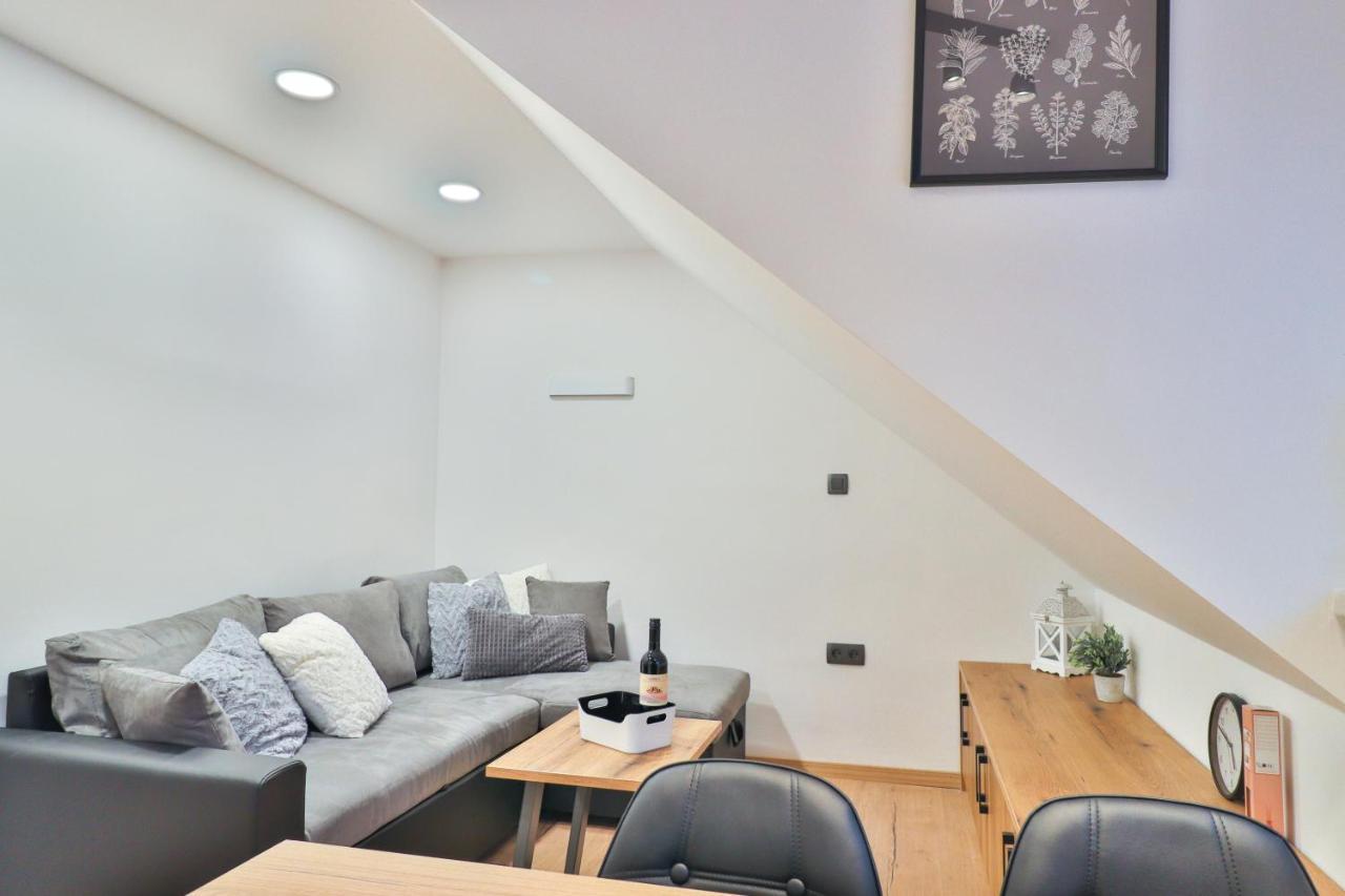 Apartments Seventy Seven ครานสกา โกรา ภายนอก รูปภาพ